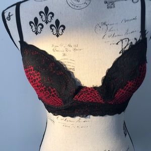 SZ34C underwire red-hot lace accented bra